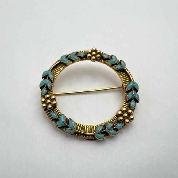 Vintage 1950s Freirich Etruscan Revival Wreath Brooch Turquoise Enamel Pin - Picture 1 of 9